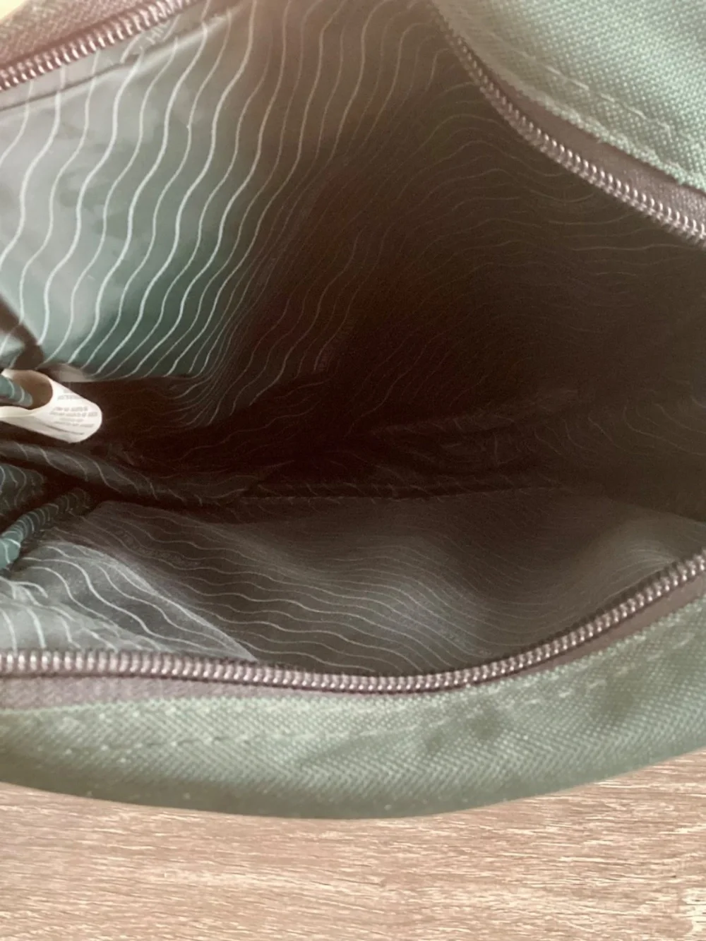 Ricardo Beverly Hills Men’s travel bag cross body carry on Green Buckle Pockets